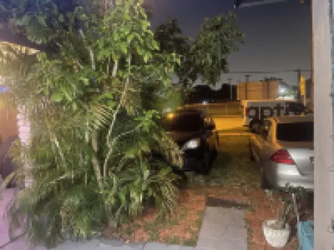 Miami Vibes "Hostel-Like" Shared Room Hotels in North Miami