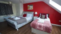 59B Comfortable 3 Bedroom House by Easy 2 Manage Hotels near Heathrow Terminal 5 station