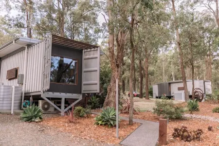 Tuckers Lane Boutique Accommodation Отели в г. Лочайнвар