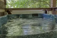 Sweet - 2 Bedrooms, 2 Baths, Sleeps 6 Cabin by RedAwning