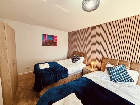 Home from Home-Family&Contractor Friendly-Sleeps 7 Отели рядом с достопримечательностью «Университет Уольверхэмптон»