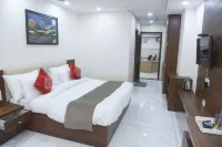 Hotel Om Regency - balcony