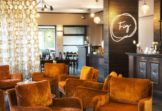 3. 퀄리티 호텔 엘..