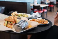 Ramada by Wyndham Sioux Falls Airport-Waterpark & Event Ctr - Aamiainen