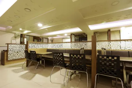 Hotel Sai Grand Castle Inn Отели рядом с достопримечательностью «Bahia el Aguila»