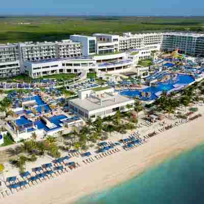 Royalton Splash Riviera Cancun, An Autograph Collection All-Inclusive Resort Hotel Exterior