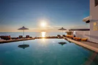 Akrotiri Olympus Luxury Suites - Пляж