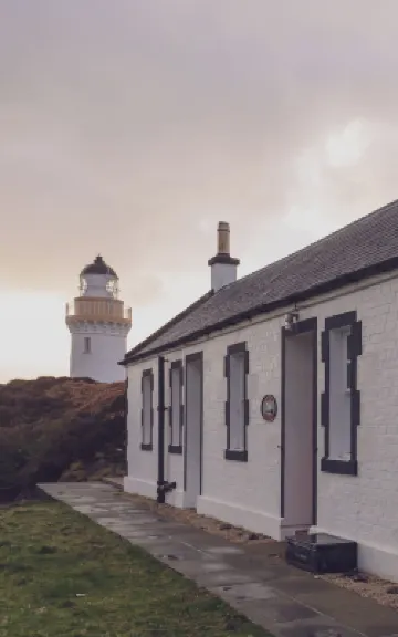 Eilean Sionnach Lighthouse Cottage