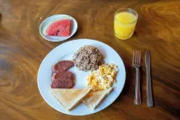 Hotel Tamarindo Inn - 1 mi to Tamarindo Beach Hotels in Villareal