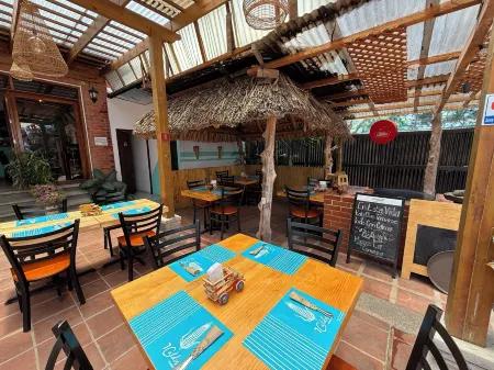 Hotel Panajachel Oasis Отели рядом с достопримечательностью «Porta Hotel del Lago»