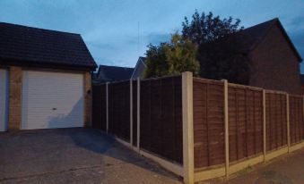 Huku Kwetu - Fieldfare Green