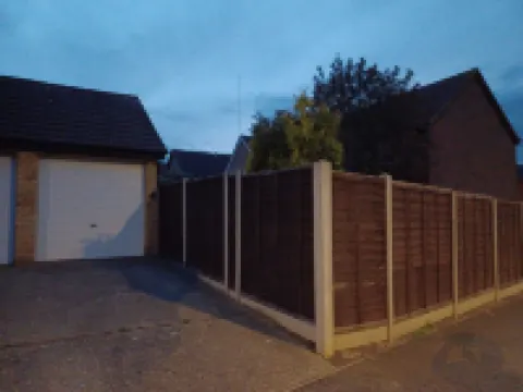 Huku Kwetu - Fieldfare Green