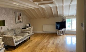 The Thatched Cottage Inn