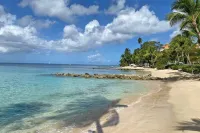 Coral Beach by Blue Sky Luxury Hotel a Little Battaleys