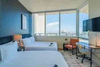 Klvg - 44 Monroe Hotel a 