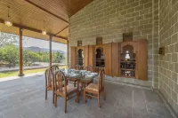 CosmicStays Parambi Cozy Farmstay & Vintage Charm Hotels in Varve Khurd