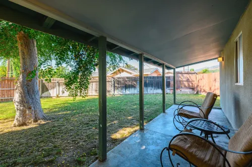 Foothills LA Hideaway Patio Lounge Work-friendly