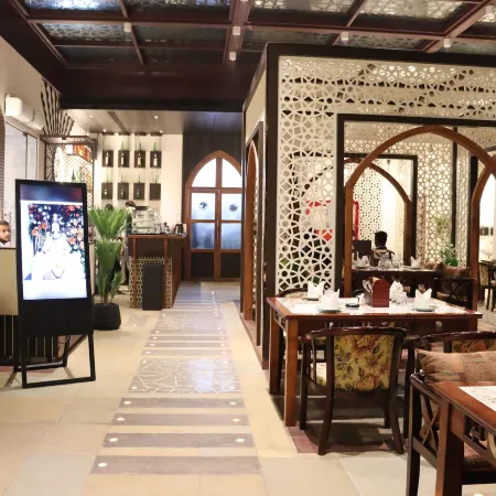 The Long D Hotel and Banquet