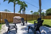 5027 Fairfield Dr - Paradise Palms 3 Bedroom Home by RedAwning - Homestays