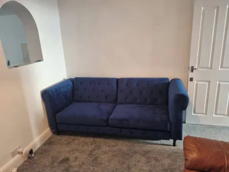 4 Bed House - Sleeps 8 - Parking - Wifi