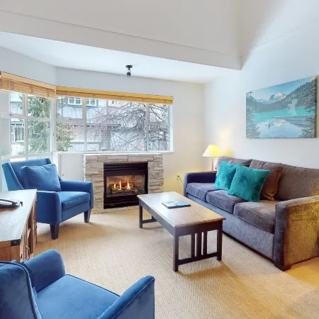 Cozy Room at Glacier Lodge