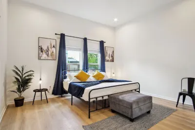 Skyline Retreat 3BR-3BA w Stunning Views Near DT