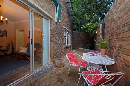 B&B on 8th Avenue Отели рядом с достопримечательностью «Витватерсрандский университет»