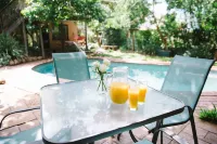 Mackaya Bella Guest House - Pool