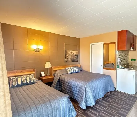 Athabasca Hillside Motel