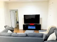 Posh 2BR/2BA King Bed! Free Parking! 30 Min to NYC Hotels in East Orange