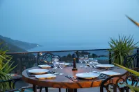 Ramada by Wyndham Fethiye Oludeniz - Infinity Pools