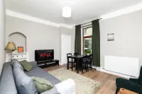 2 Bedroom Flat - Free Parking Hotels in Inverurie