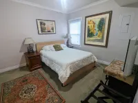 CUSTOM HOME, WALK TO RESTAURANTS, GROCERY, PARK, PETS&420 OK,COOL NEIGHBORHOOD Hotels near Whatcom Community College