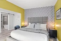 HotTub, FirePit, Pets, Pool Table, Outdoor Dining