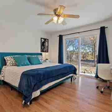 Boots & Barrels Ranch-2 master bedrooms,2 add'l bedrooms,3 baths, views, firepit Rooms