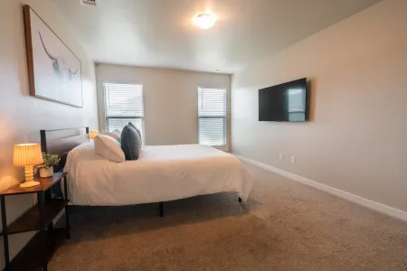 The Slowdown Saddle - Hot Tub