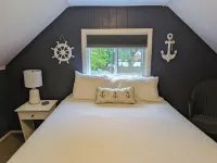 Cottage Near Presque Isle & Lake Erie Boat Parking