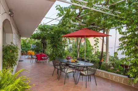 Studio Apartments Andrijana Отели в г. Млины