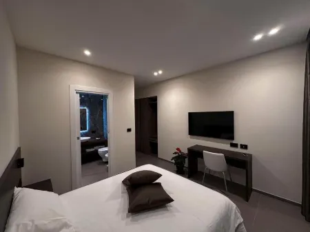 Augusto132 Отели рядом с достопримечательностью «Via Caracciolo e Lungomare di Napoli»