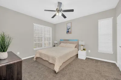 Charming 1-bedroom apartment in beautiful Magnolia with WiFi, fitness room Hotels near H-E-B
