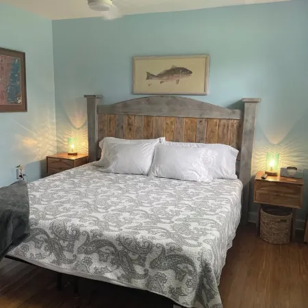 Walk to Waterfront Dining, Shops, Wine Bar. 2 Miles from I-95. No Pet Fee! Отели в г. Дариен