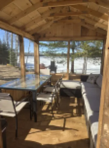 Four Seasons Lake House Between Marquette and Houghton: Paradise on Petticoat!