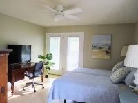 Charming 2-bdrm home in Sunset Beach, walking distance to the Sunset Beach Cir