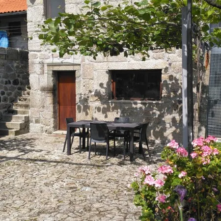 House in organic farm with private pool and stunning views of the Douro River