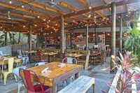 Riverside Home comfortable & cozy