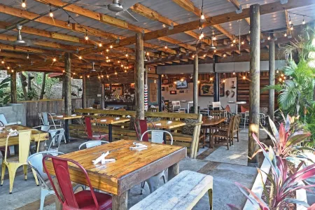 Riverside Home comfortable & cozy