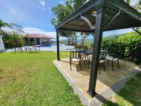Serene Jungle Stay with Breathtaking Views Hoteles en 