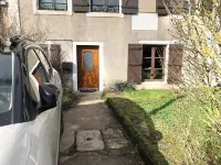 Proche du Centre Ville, Appartement de 100m2, Deux Chambres, Parking Privatif Hotels in Longeville-les-Metz