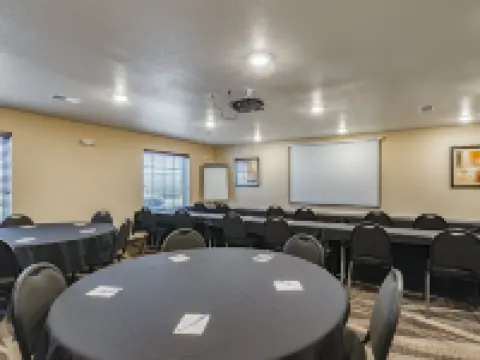 Cobblestone Inn & Suites - Lamoni Hotels in Lamoni