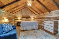 Creekside historic log cabin w/ modern amenities at historic Wade's Mill